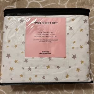 Bcbg Girls 3-piece Twin Size Sheet
Set Microfiber Kids' Bedding (pink